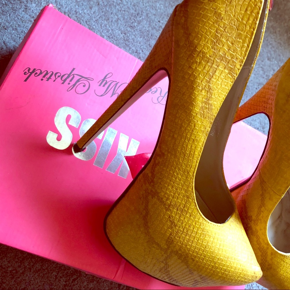 brand new yellow snakeskin platforms
